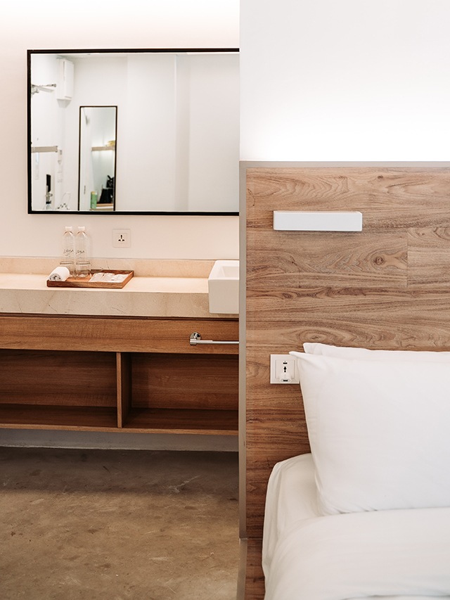hotel-bedroom